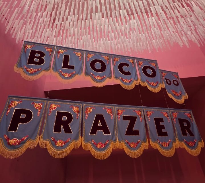 Obra Estandartes Bloco do Prazer